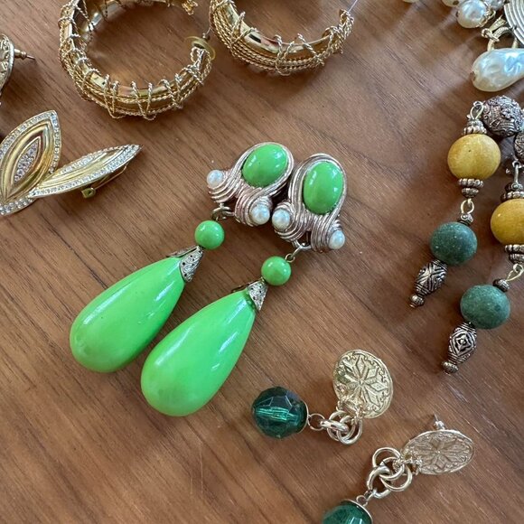 Vintage Earrings Lot – Bold Gold & Green Statement Styles (9 Pairs) - Picture 4 of 6